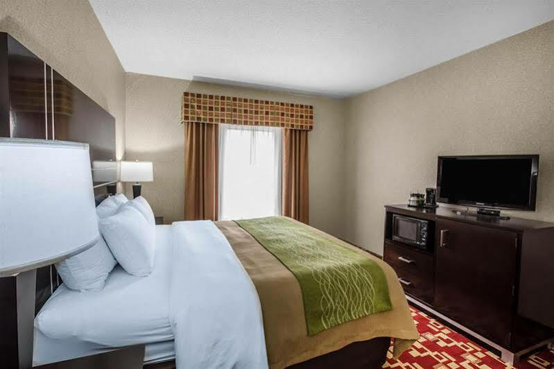Comfort Inn & Suites Griffin Buitenkant foto